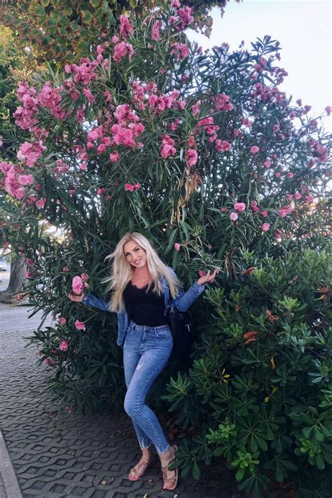 Beautiful Svetlana Y O From Kharkov With Blonde Hair Id Ladadate