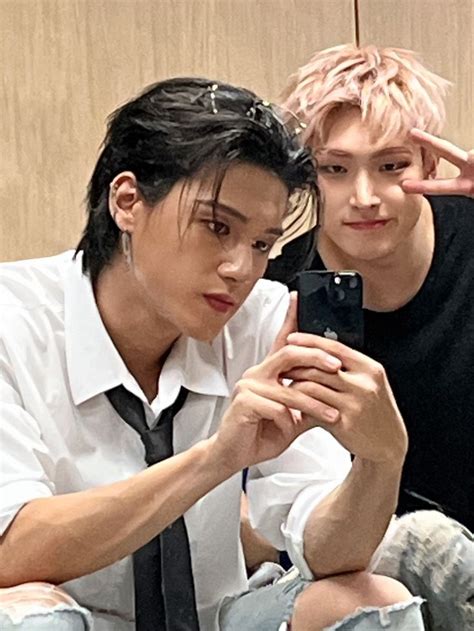 Pin En Ateez Chicos Famosos Fotos De Coreanos Celebridades