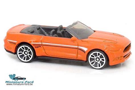 Hot Wheels Ford Mustang GT Convertible Orange