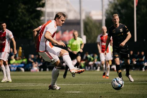 Ajax Speelt Oefenduel Met Go Ahead Eagles