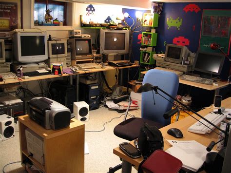 the messy comp room: right | Sometimes a nice, messy compute… | Flickr