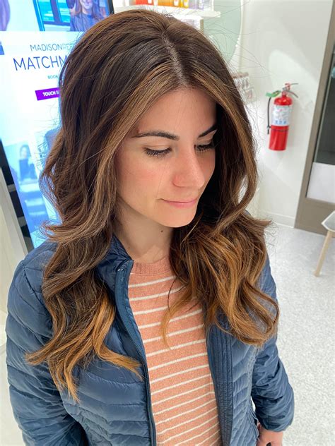 Clients argue over partial vs full highlights for summer looks 11