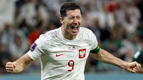 Robert Lewandowski Z Pierwszym Golem Na M Galeria Polsat Sport