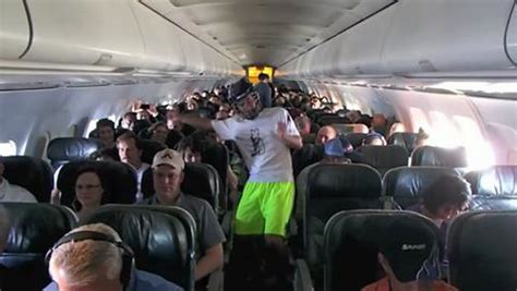 Harlem Shake On A Plane Video Dance Craze Filmed On Flight Sparks