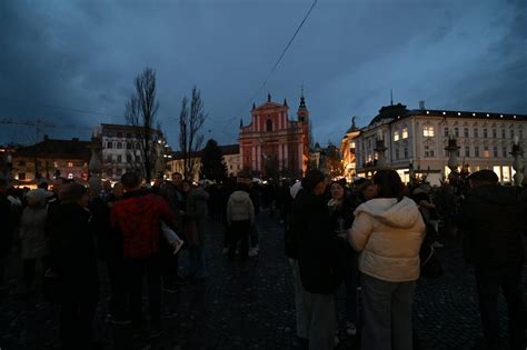 Lučke v Ljubljani že pričarale praznično vzdušje RTV SLO