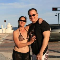 Brunette Mature Hotwife Smiles Big With A BBC In Her Hands EroMe