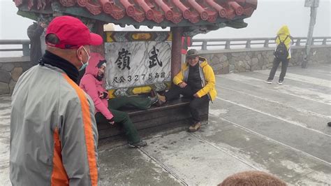 入秋首波大陸冷氣團報到 民眾衝武嶺等雪 生活 非凡新聞