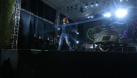 Slank Konser Ultah Ke 34 Kaka Naik Vespa Photo Fimela