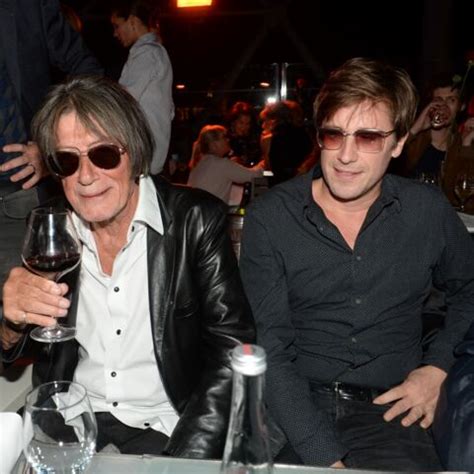 PHOTO Thomas Dutronc célèbre enfin ses retrouvailles avec son père