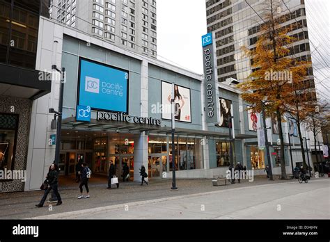 Vancouver Shopping Centre Hi Res Stock Photography And Images Alamy