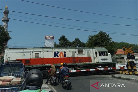 Volume Angkutan Barang KAI Daop 3 Cirebon Capai 281 Ribu Ton ANTARA News