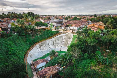 Obras de contenção de encostas são realizadas em Maceió Cimento Itambé