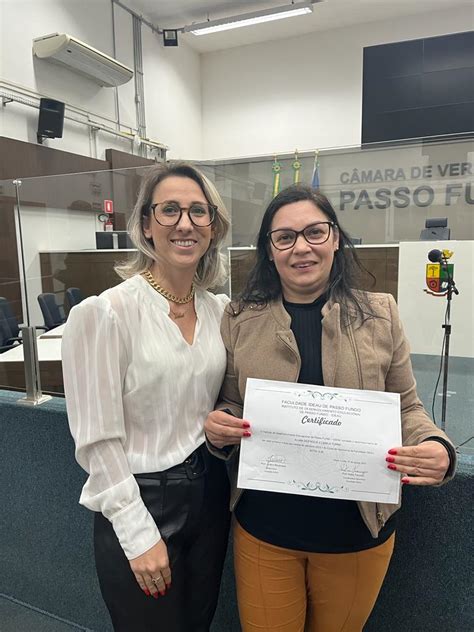 Faculdade Ideau Realiza Entrega Da Bolsa M Rito Ideau Passo Fundo