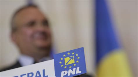 PNL şi ALDE au fuzionat duminică Liberalii au aprobat şi alianţa