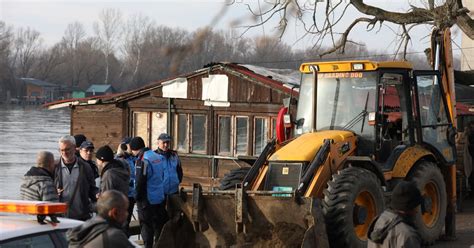 Prve slike i snimci sa Savskog keja na kojem se sprema rušenje poznatog