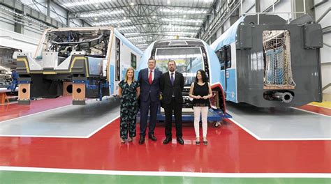 Stadler Y Renfe Firman El Contrato Para El Suministro Y Mantenimiento