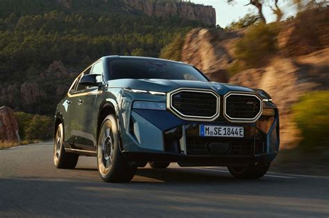 BMW XM Hybrid SUV | Geartide