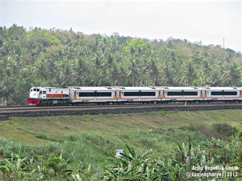 Kereta Api Indonesia Ketika Lokomotif Cc Pwt Kembali Berdinas