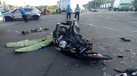 Kecelakaan Maut Hari Ini Siswa Sma Tewas Motor Ditabrak Bus Yang