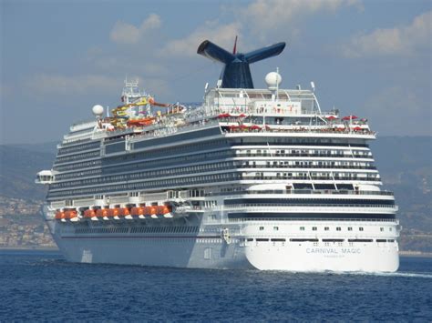 7 Reasons to Cruise the Carnival Magic it's a breeze!