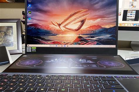 Review ASUS Zephyrus Duo El más potente notebook doble pantalla para