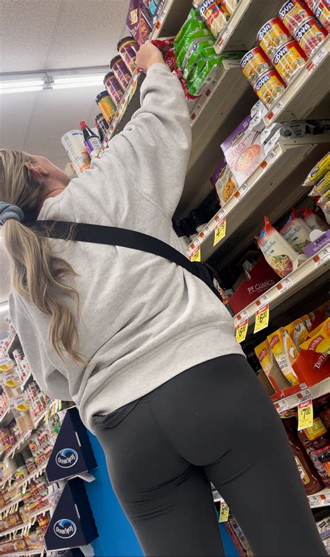 Sexy Blonde In Tight Leggings Spandex Leggings Yoga Pants Forum