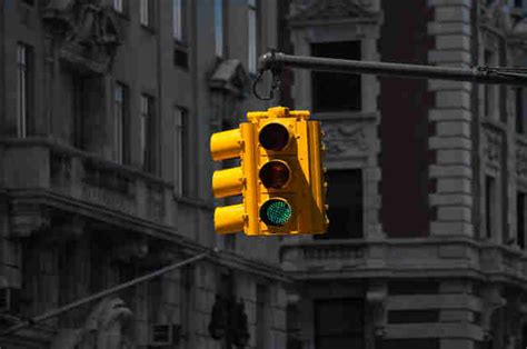 Why Traffic Light Colors Are Red, Yellow, and Green - Thrillist