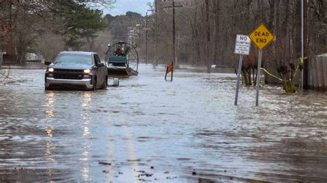 Mississippi Flooding More Rain Forecast For Waterlogged South