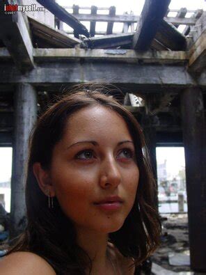 Karina Se Prend En Photo Karina Big Boobs Nude Outdoor Amateur Ishotmyself 03 800x1067 Porn