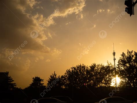 自然風光夕陽雲彩天空漂浮攝影圖配圖背景圖桌布圖片免費下載 Pngtree