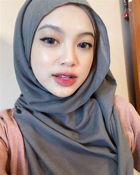 Instagram In 2020 Beautiful Hijab Muslim Girls Beauty Girl