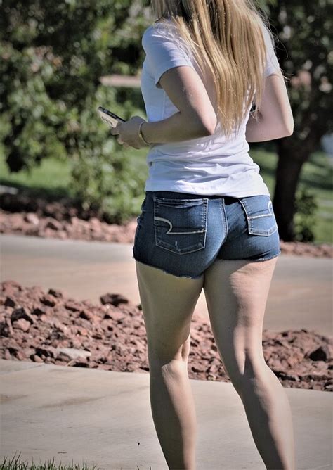 Cute Blonde In Jean Shorts Tight Jeans Forum