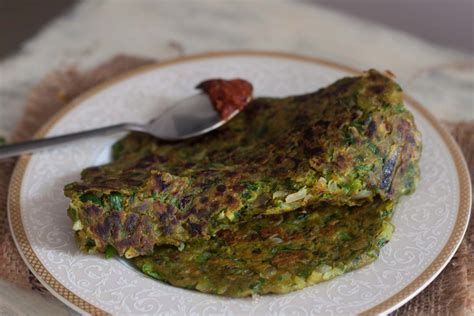 Spinach Thalipeeth Recipe by Archana's Kitchen