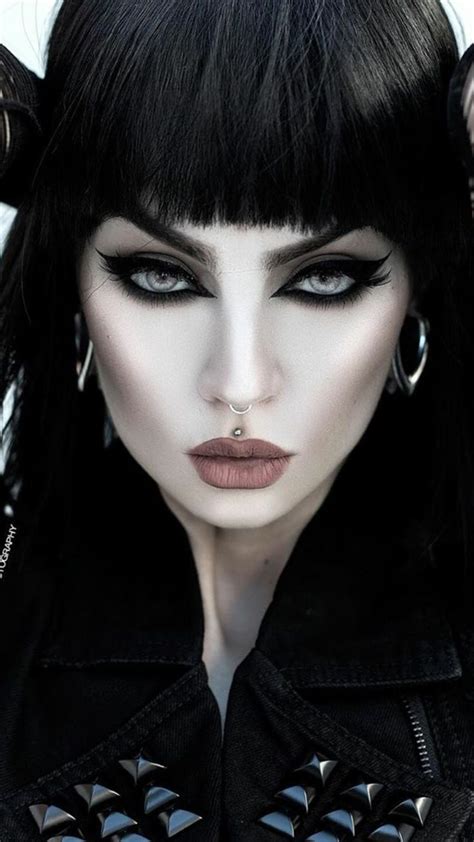 Pin On Jewelry And Randoms Photoshoot Makeup Goth Beauty Gothic Beauty