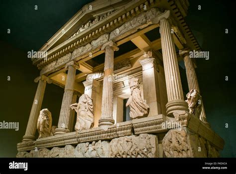 Inghilterra London Bloomsbury British Museum Il Tempio Greco Foto