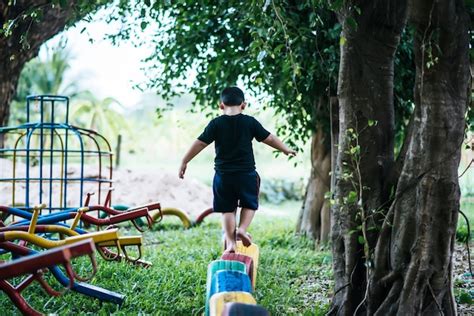 La Importancia Del Juego Al Aire Libre En El Desarrollo Infantil