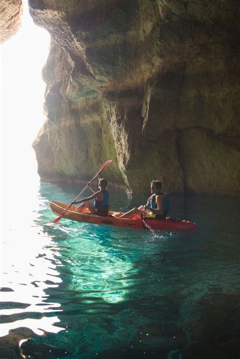 Recorre La Costa De Menorca En Kayak Y Atr Vete A Explorar Las Cuevas