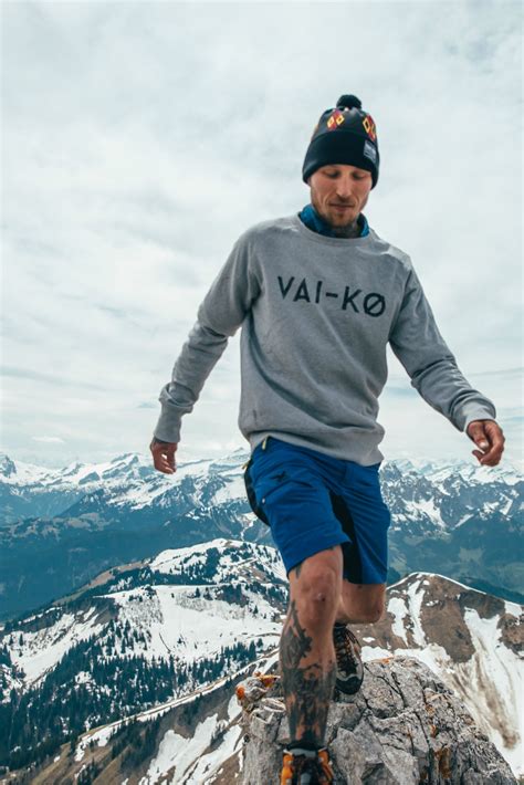 hiking clothes men 9