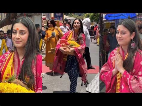 Bigg Boss Fame Isha Malviya Spotted At Siddhivinayak Temple For Ganpati