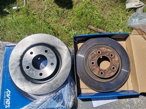 Диски тормозные — Mitsubishi Outlander (3G), 2 л, 2013 года | своими ...