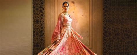 Tarun Tahiliani Designer Womenswear Menswear Jewellery And Accessories