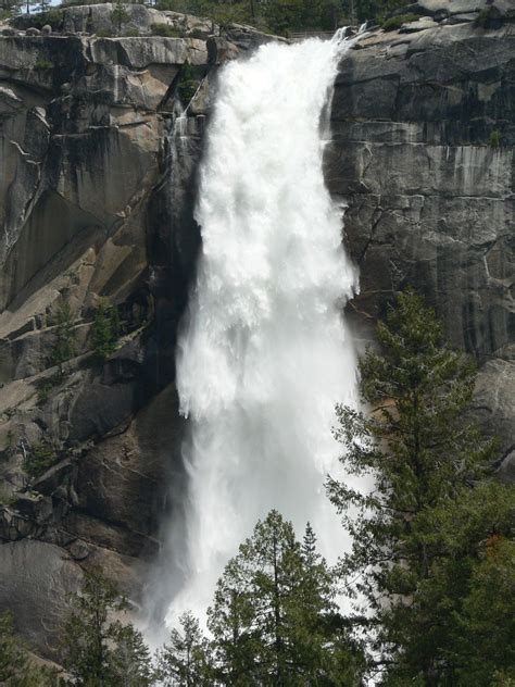 Nevada Fall | Yosemite National Park, Yosemite Valley, 594 ft | Britannica