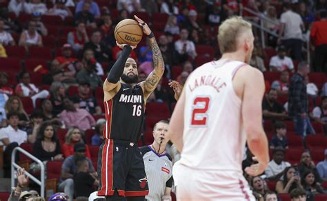 Tyler Herro Returns Helps Heat Down Rockets Reuters