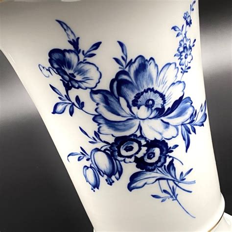 Meissen Vaas Blaue Blume Mit Insekten Goldrand Porselein