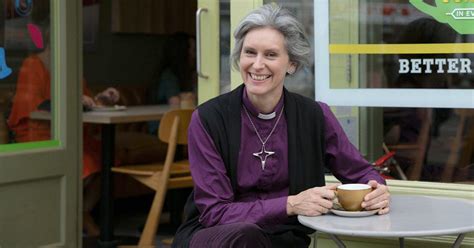 Anglican Female Bishop Praises Francis For Inviting Her To Address