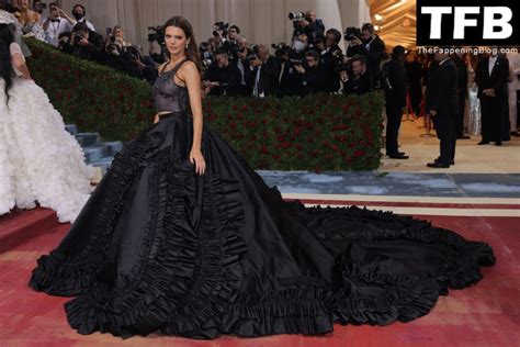 Kendall Jenner Flashes Her Nude Tits At The 2022 Met Gala In NYC 96 Photos OnlyFans Leaked Nudes