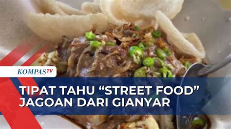 Menikmati Kuliner Tipat Tahu Dan Es Kelapa Muda Bikin Makan Siang Makin