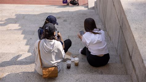 Social media users are arguing about the 39 22 ratio online