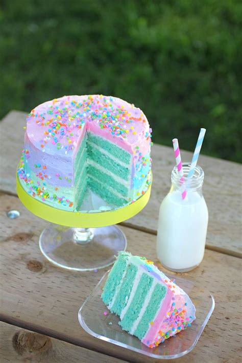 Adventuress : Baby Gender Reveal Cakes!