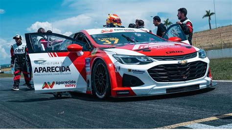 FELIPE BAPTISTA VENCE A ETAPA DE ABERTURA DA STOCK CAR NA ESTREIA DA